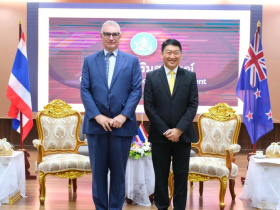 อธิบดีกรมส่งเสริมสหกรณ์ ให้การต้อนรับ ฯพณฯ นายโจนาธาน คิงส์ (H.E. Mr. Jonathan Kings) เอกอัครราชฑูตนิวซีแลนด์ประจำประเทศไทย