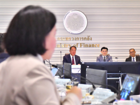 <strong>อ่านเพิ่มเติมเกี่ยวกับ</strong><br>นายจักรพงษ์ แสงมณี เป็นประธานการประชุมคณะกรรมการกำกับการแก้ไขหนี้สินของประชาชนรายย่อย ครั้งที่ 3/2568 นายจักรพงษ์ แสงมณี เป็นประธานการประชุมคณะกรรมการกำกับการแก้ไขหนี้สินของประชาชนรายย่อย ครั้งที่ 3/2568