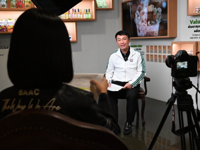 อธิบดีกรมส่งเสริมสหกรณ์ ร่วมบันทึกเทปสัมภาษณ์ในหัวข้อ ... พารามิเตอร์รูปภาพ 4