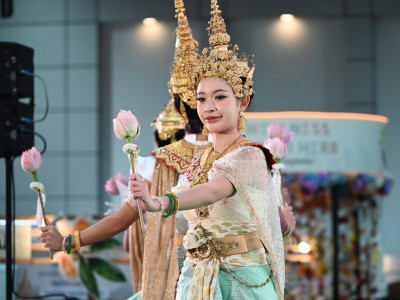 นายสาธิต ปานขำ เลขานุการกรม พร้อมด้วย นายอนุรัตน์ เลื่อนลอย ... พารามิเตอร์รูปภาพ 10