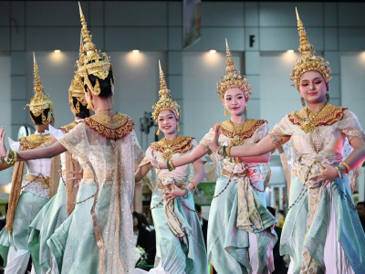 นายสาธิต ปานขำ เลขานุการกรม พร้อมด้วย นายอนุรัตน์ เลื่อนลอย ... พารามิเตอร์รูปภาพ 9