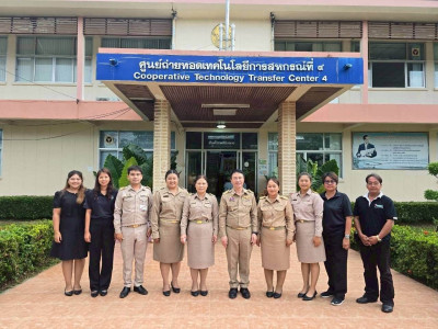 อธิบดีกรมส่งเสริมสหกรณ์ พร้อมด้วย นางสาวอภิวันท์ ... พารามิเตอร์รูปภาพ 4
