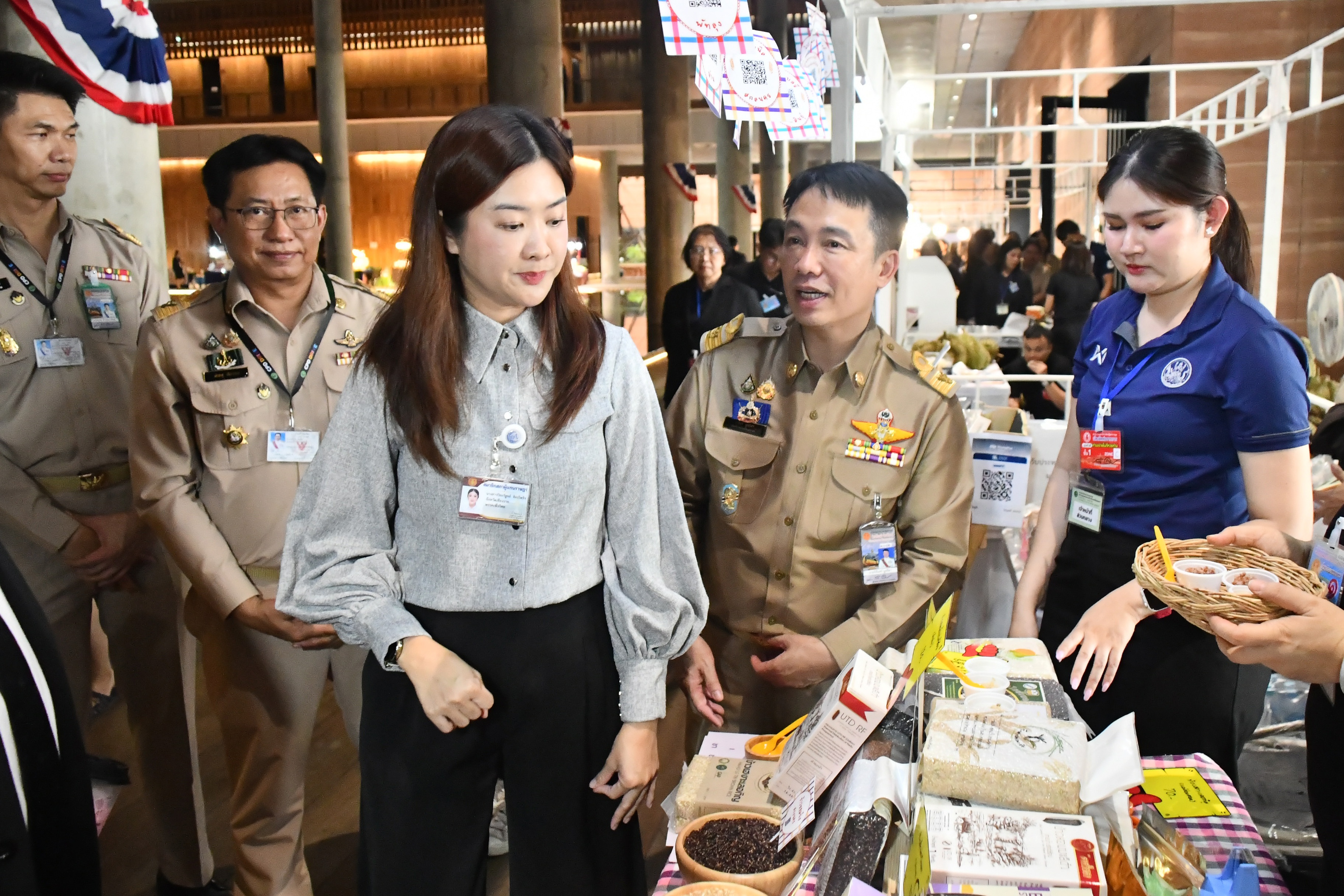 กระทรวงเกษตรและสหกรณ์เดินหน้าขยายช่องทางตลาดสินค้าสหกรณ์ต่อเนื่องยกขบวนความอร่อยและสินค้าอัตลักษณ์จากสหกรณ์บุกรัฐสภา ... พารามิเตอร์รูปภาพ 1