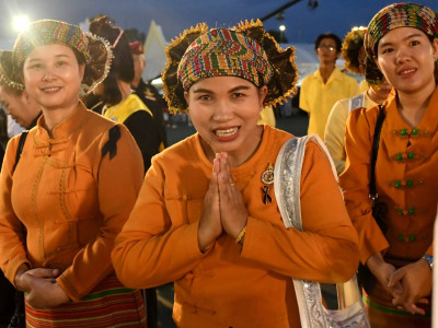 นายอนุทิน ชาญวีรกูล นายกรัฐมนตรี และนางธนนนท์ ชาญวีรกูล ... พารามิเตอร์รูปภาพ 28