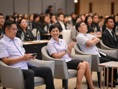 รองอธิบดีกรมส่งเสริมสหกรณ์ พร้อมด้วย นางสาวอุบลวรรณ พัฒนลาภ ... พารามิเตอร์รูปภาพ 21