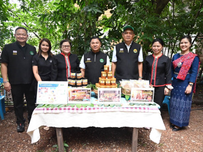 รองอธิบดีกรมส่งเสริมสหกรณ์ พร้อมด้วย ก ผู้ตรวจราชการกรม ... พารามิเตอร์รูปภาพ 30