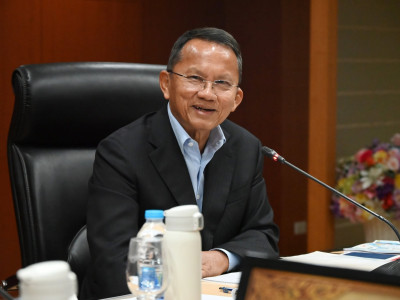 นายสมศักดิ์ เทพสุทิน ประธานกรรมการ ... พารามิเตอร์รูปภาพ 1
