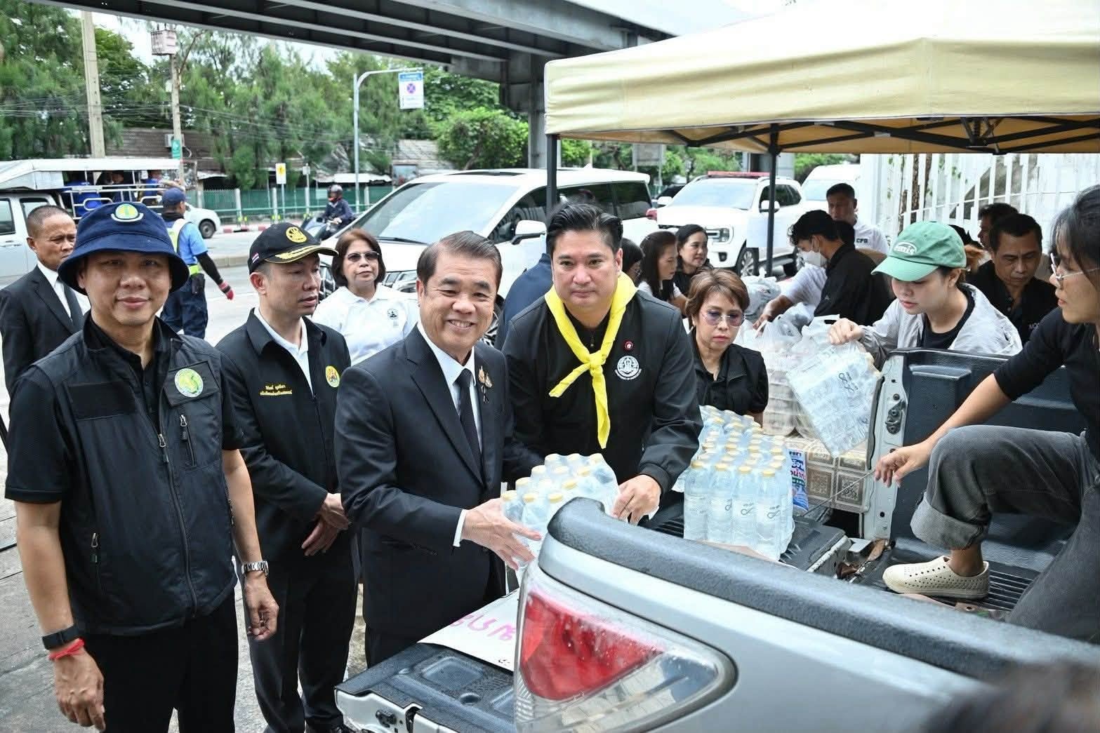 นายสุริยะ จึงรุ่งเรืองกิจ ... พารามิเตอร์รูปภาพ 1