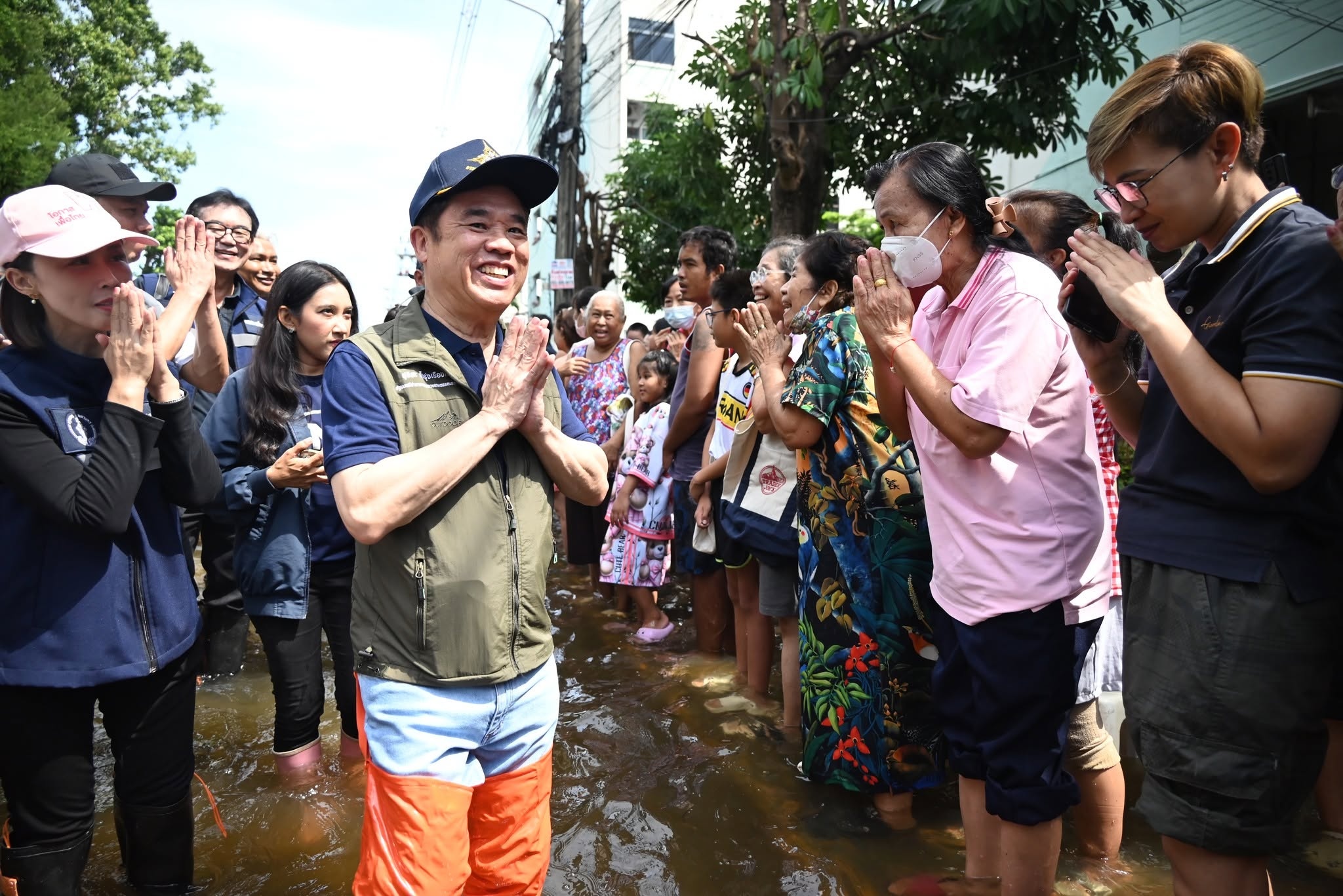 นายสุริยะ จึงรุ่งเรืองกิจ ... พารามิเตอร์รูปภาพ 1