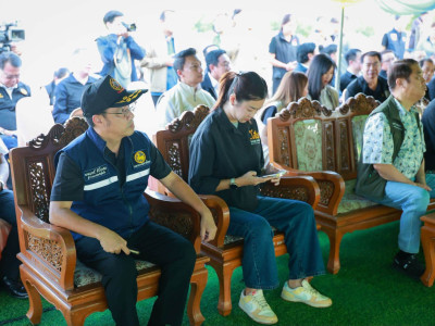 นายสุริยะ จึงรุ่งเรืองกิจ รมว.กษ. พร้อมด้วย ... พารามิเตอร์รูปภาพ 4