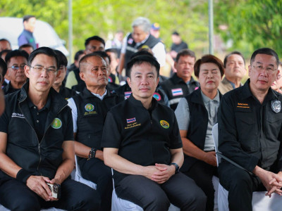 นายสุริยะ จึงรุ่งเรืองกิจ รมว.กษ. พร้อมด้วย ... พารามิเตอร์รูปภาพ 3