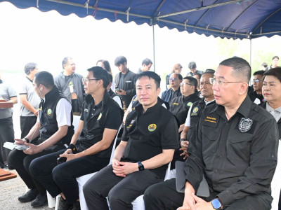 นายสุริยะ จึงรุ่งเรืองกิจ รมว.กษ. พร้อมด้วย ... พารามิเตอร์รูปภาพ 4
