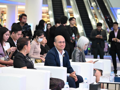 รองอธิบดีกรมส่งเสริมสหกรณ์ ร่วมพิธีเปิดงาน “หม่อนไหมสัญจร ... พารามิเตอร์รูปภาพ 11