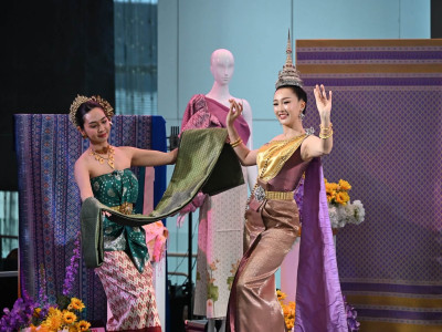 รองอธิบดีกรมส่งเสริมสหกรณ์ ร่วมพิธีเปิดงาน “หม่อนไหมสัญจร ... พารามิเตอร์รูปภาพ 5