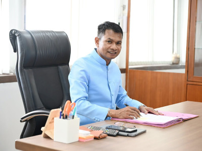 รองอธิบดีกรมส่งเสริมสหกรณ์ เข้าสักการะสิ่งศักดิ์สิทธิ์ ... พารามิเตอร์รูปภาพ 1