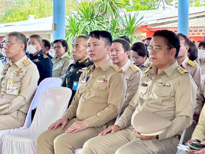 องคมนตรีลงพื้นที่โครงการตามพระราชประสงค์หนองพลับ-กลัดหลวง พารามิเตอร์รูปภาพ 3