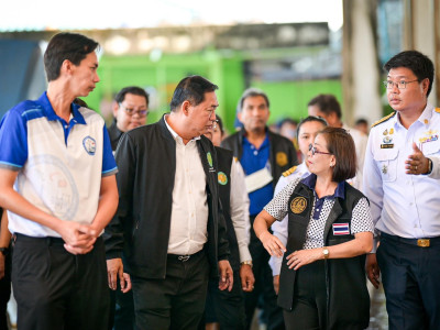 รมช.อนุชา ตรวจเยี่ยมท่าเทียบเรือประมงระนอง พารามิเตอร์รูปภาพ 9