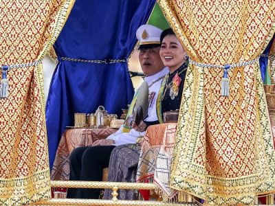 พระบาทสมเด็จพระเจ้าอยู่หัว และสมเด็จพระนางเจ้า ฯ ... พารามิเตอร์รูปภาพ 1