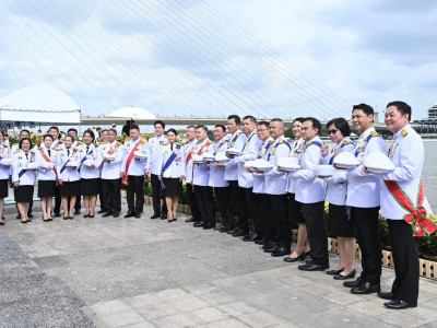 พระบาทสมเด็จพระเจ้าอยู่หัว และสมเด็จพระนางเจ้า ฯ ... พารามิเตอร์รูปภาพ 19