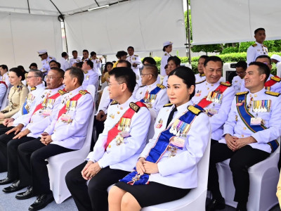 พระบาทสมเด็จพระเจ้าอยู่หัว และสมเด็จพระนางเจ้า ฯ ... พารามิเตอร์รูปภาพ 4