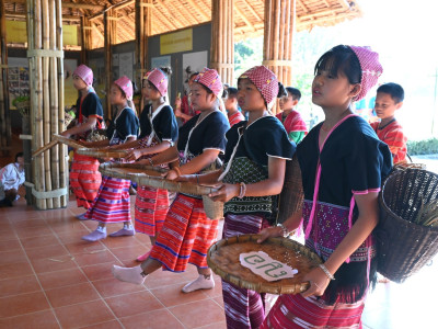 อธิบดีกรมส่งเสริมสหกรณ์ เป็นประธานในพิธีมอบสิ่งของ ... พารามิเตอร์รูปภาพ 23