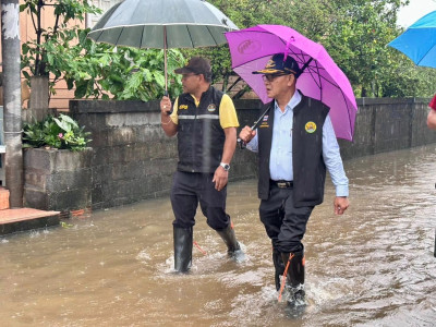 รองอธิบดีกรมส่งเสริมสหกรณ์ พร้อมด้วย นายชนะ อมรวัฒน์ ... พารามิเตอร์รูปภาพ 2