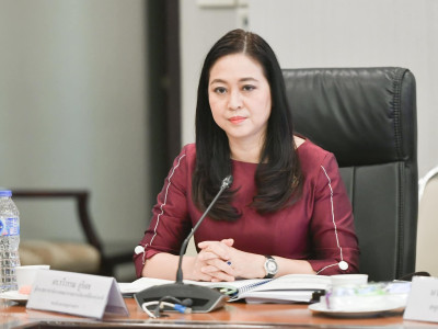รองอธิบดีกรมส่งเสริมสหกรณ์ พร้อมด้วย นางสาวอรวรรณ รอดหลง ... พารามิเตอร์รูปภาพ 2