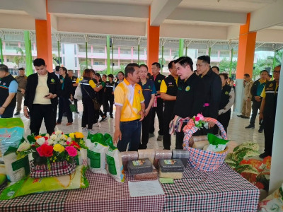 นายอัครา พรหมเผ่า รัฐมนตรีช่วยว่าการกระทรวงเกษตรและสหกรณ์ ... พารามิเตอร์รูปภาพ 17