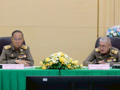 พลอากาศเอก ชลิต พุกผาสุก องคมนตรี พร้อมด้วย พลอากาศเอก จอม ... พารามิเตอร์รูปภาพ 11