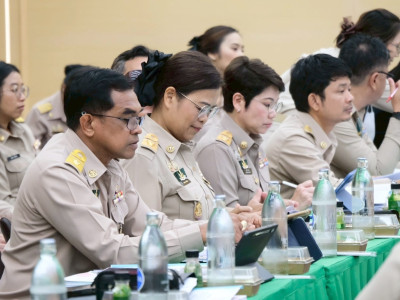 พลอากาศเอก ชลิต พุกผาสุก องคมนตรี พร้อมด้วย พลอากาศเอก จอม ... พารามิเตอร์รูปภาพ 27