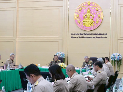 พลอากาศเอก ชลิต พุกผาสุก องคมนตรี พร้อมด้วย พลอากาศเอก จอม ... พารามิเตอร์รูปภาพ 30