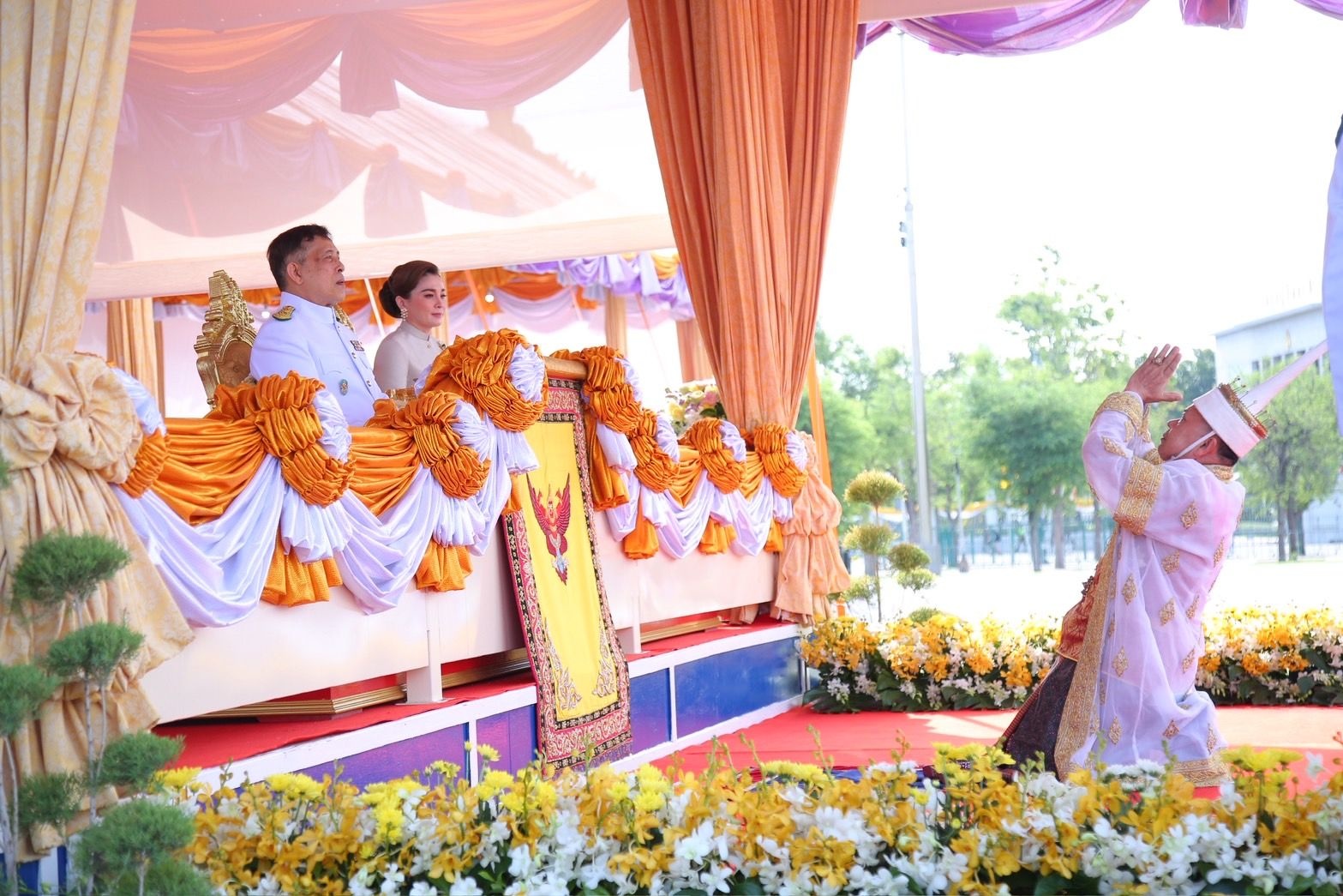 พระบาทสมเด็จพระเจ้าอยู่หัว และสมเด็จพระนางเจ้าฯ ... พารามิเตอร์รูปภาพ 1