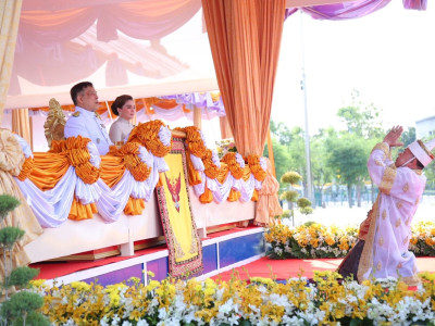 พระบาทสมเด็จพระเจ้าอยู่หัว และสมเด็จพระนางเจ้าฯ ... พารามิเตอร์รูปภาพ 1