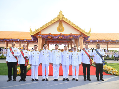 พระบาทสมเด็จพระเจ้าอยู่หัว และสมเด็จพระนางเจ้าฯ ... พารามิเตอร์รูปภาพ 15