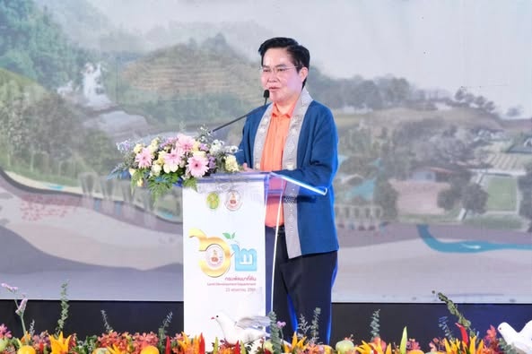 นายอัครา พรหมเผ่า รัฐมนตรีช่วยว่าการกระทรวงเกษตรและสหกรณ์ ... พารามิเตอร์รูปภาพ 1