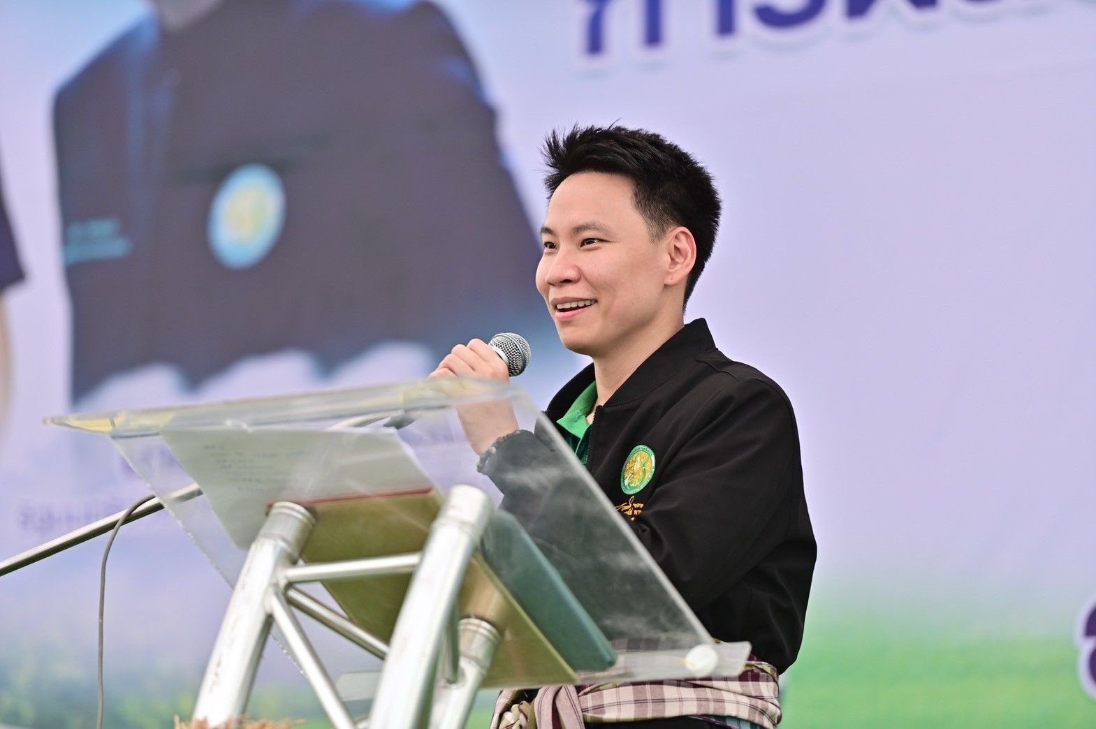 นายอรรถกร ศิริลัทธยากร รัฐมนตรีว่าการกระทรวงเกษตรและสหกรณ์ ... พารามิเตอร์รูปภาพ 1