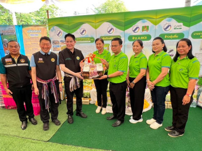 นายอรรถกร ศิริลัทธยากร รัฐมนตรีว่าการกระทรวงเกษตรและสหกรณ์ ... พารามิเตอร์รูปภาพ 20