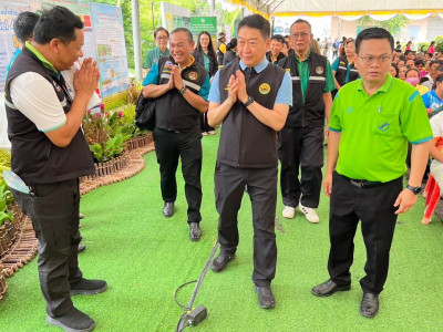 นายอรรถกร ศิริลัทธยากร รัฐมนตรีว่าการกระทรวงเกษตรและสหกรณ์ ... พารามิเตอร์รูปภาพ 9