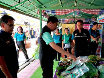 นายอรรถกร ศิริลัทธยากร รัฐมนตรีว่าการกระทรวงเกษตรและสหกรณ์ ... พารามิเตอร์รูปภาพ 25