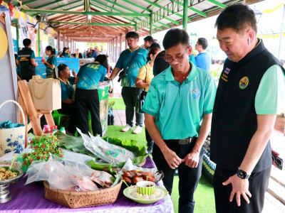 นายอรรถกร ศิริลัทธยากร รัฐมนตรีว่าการกระทรวงเกษตรและสหกรณ์ ... พารามิเตอร์รูปภาพ 26