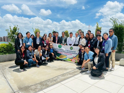คณะศึกษาดูงานโครงการเปิดวิสัยทัศน์ผู้จัดการสหกรณ์เพื่อพัฒนาสหกรณ์สู่ความเข้มแข็งต้นแบบ นำโดย นายสันทาน สีสา รองอธิบดีกรมส่งเสริมสหกรณ์ และคณะ​ ได้เข้าศึกษาดูงาน เป็นวันที่ 4 ... พารามิเตอร์รูปภาพ 1
