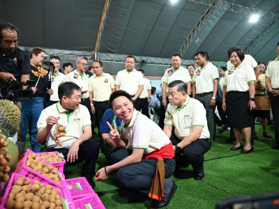 นายอรรถกร ศิริลัทยากร รัฐมนตรีว่าการกระทรวงเกษตรและสหกรณ์ ... พารามิเตอร์รูปภาพ 46