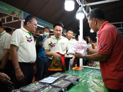 นายอรรถกร ศิริลัทยากร รัฐมนตรีว่าการกระทรวงเกษตรและสหกรณ์ ... พารามิเตอร์รูปภาพ 56