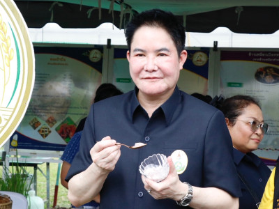 นายอรรถกร ศิริลัทธยากร รัฐมนตรีว่าการกระทรวงเกษตรและสหกรณ์ ... พารามิเตอร์รูปภาพ 19
