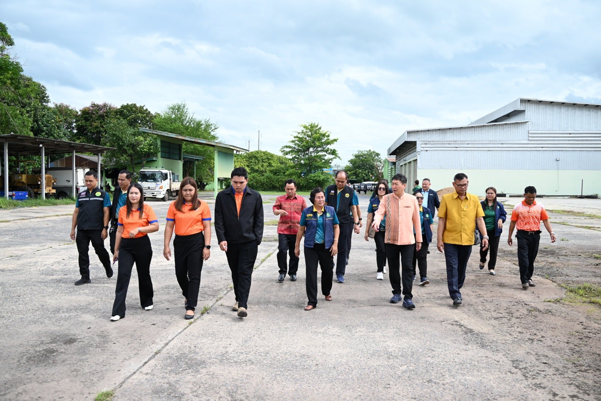 อธิบดีกรมส่งเสริมสหกรณ์ พร้อมด้วย ผู้ตรวจราชการกรม ... พารามิเตอร์รูปภาพ 30
