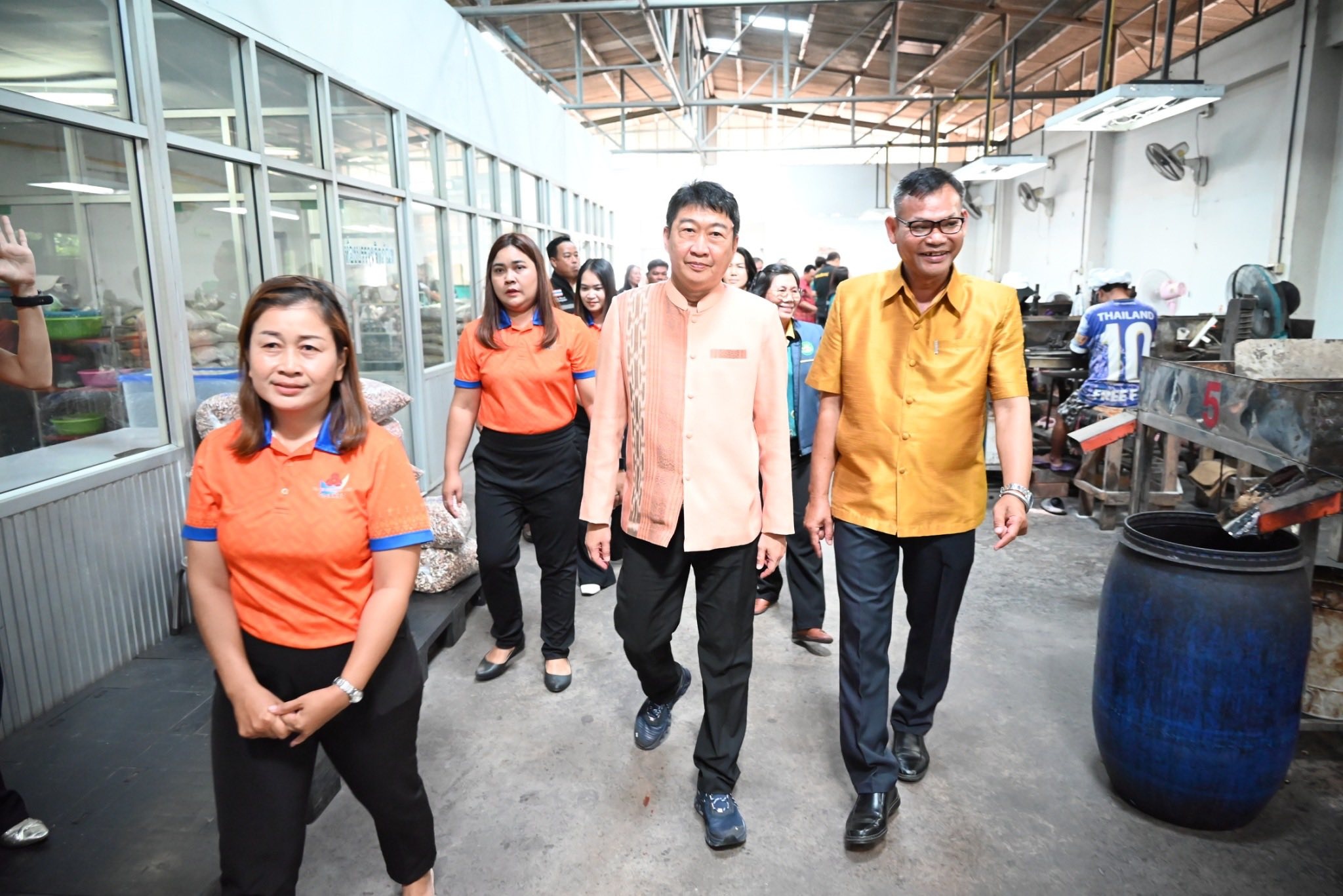 อธิบดีกรมส่งเสริมสหกรณ์ พร้อมด้วย ผู้ตรวจราชการกรม ... พารามิเตอร์รูปภาพ 36