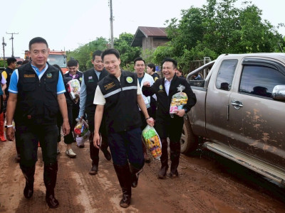 นายอรรถกร ศิริลัทธยากร รัฐมนตรีว่าการกระทรวงเกษตรและสหกรณ์ ... พารามิเตอร์รูปภาพ 10