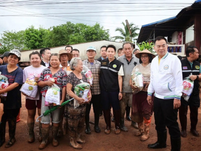 นายอรรถกร ศิริลัทธยากร รัฐมนตรีว่าการกระทรวงเกษตรและสหกรณ์ ... พารามิเตอร์รูปภาพ 11