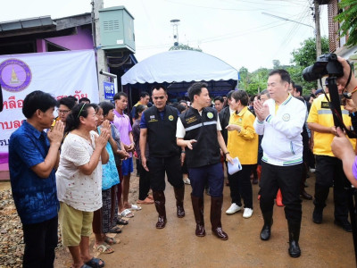 นายอรรถกร ศิริลัทธยากร รัฐมนตรีว่าการกระทรวงเกษตรและสหกรณ์ ... พารามิเตอร์รูปภาพ 3