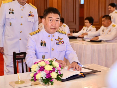 นายอรรถกร ศิริลัทธยากร รัฐมนตรีว่าการกระทรวงเกษตรและสหกรณ์ ... พารามิเตอร์รูปภาพ 4
